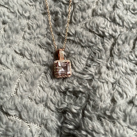 Neckless - Picture 3 of 5